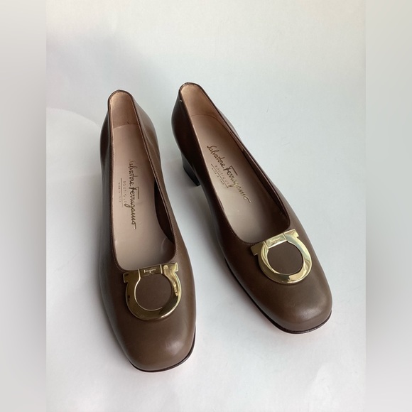 Salvatore Ferragamo Shoes - Salvatore Ferragamo Taupe Leather Stacked Heel Rounded Toe Pumps
